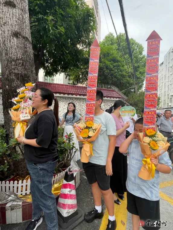 梅州6.1万名考生完成中考,少年们下一站更精彩!-第5张图片-四季读书网 梅州6.1万名考生完成中考,少年们下一站更精彩!-第5张图片-四季读书网