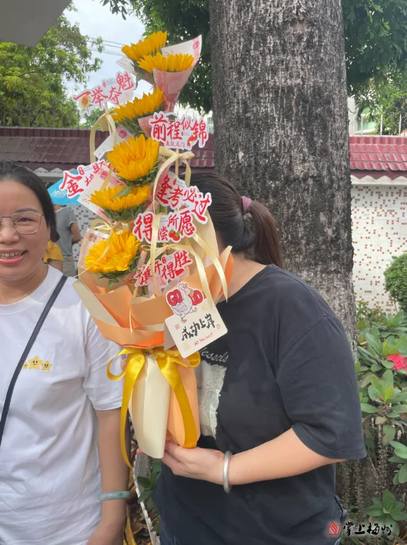 梅州6.1万名考生完成中考,少年们下一站更精彩!-第6张图片-四季读书网 梅州6.1万名考生完成中考,少年们下一站更精彩!-第6张图片-四季读书网