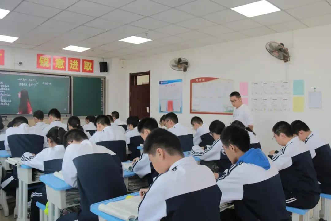 隆尧中考家长看过来!沙河市实验中学7月3日新高一收费标准..-第14张图片-四季读书网 隆尧中考家长看过来!沙河市实验中学7月3日新高一收费标准..-第14张图片-四季读书网