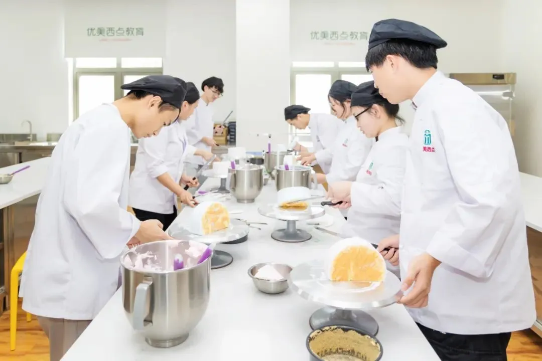 七月到了,中考成绩即将出炉——等到出分再择校,真的来不及了!-第8张图片-四季读书网 七月到了,中考成绩即将出炉——等到出分再择校,真的来不及了!-第8张图片-四季读书网
