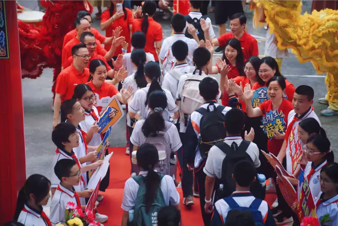 中考圆满收官!石岐多方守护学子逐梦盛夏-第10张图片-四季读书网 中考圆满收官!石岐多方守护学子逐梦盛夏-第10张图片-四季读书网