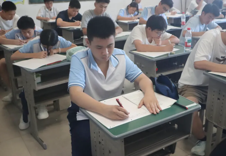 南昌市致远双语学校2027届中考复读班-第23张图片-四季读书网 南昌市致远双语学校2027届中考复读班-第23张图片-四季读书网