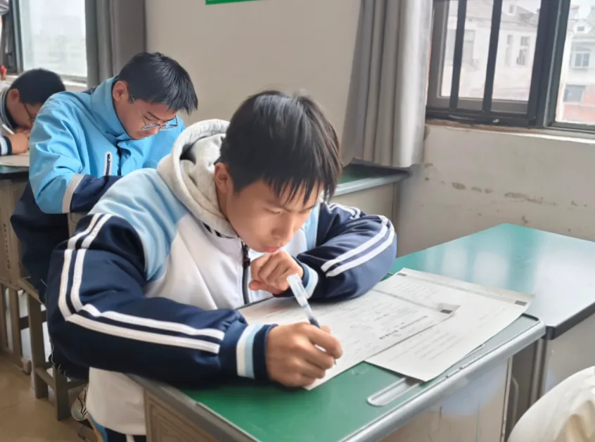 南昌市致远双语学校2027届中考复读班-第25张图片-四季读书网 南昌市致远双语学校2027届中考复读班-第25张图片-四季读书网