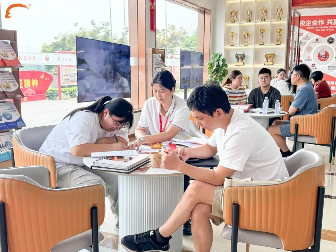 浙江中考分数线出来后,不少初中生扎堆杭州新东方,原因是……-第13张图片-四季读书网 浙江中考分数线出来后,不少初中生扎堆杭州新东方,原因是……-第13张图片-四季读书网