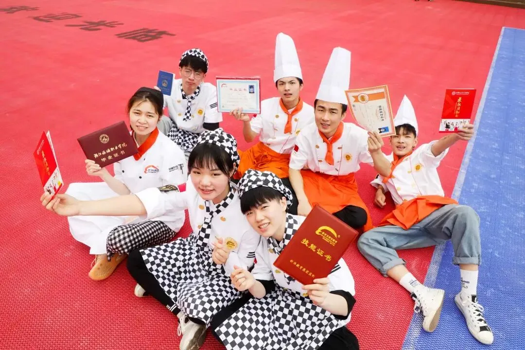 浙江中考分数线出来后,不少初中生扎堆杭州新东方,原因是……-第20张图片-四季读书网 浙江中考分数线出来后,不少初中生扎堆杭州新东方,原因是……-第20张图片-四季读书网