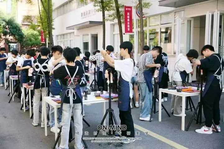 中考300分学美发有前途吗?山东欧曼谛带你看懂真实前景-第2张图片-四季读书网 中考300分学美发有前途吗?山东欧曼谛带你看懂真实前景-第2张图片-四季读书网