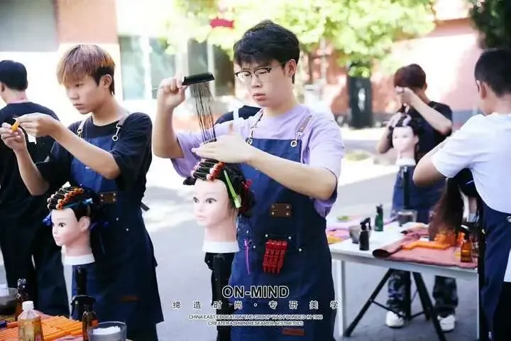 中考300分学美发有前途吗?山东欧曼谛带你看懂真实前景-第4张图片-四季读书网 中考300分学美发有前途吗?山东欧曼谛带你看懂真实前景-第4张图片-四季读书网