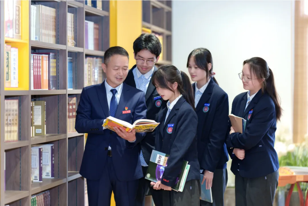 中考成绩即将揭晓,昆明理工大学附属高级中学,期待与你美好相约!【幸福附高·第1030期】-第8张图片-四季读书网 中考成绩即将揭晓,昆明理工大学附属高级中学,期待与你美好相约!【幸福附高·第1030期】-第8张图片-四季读书网