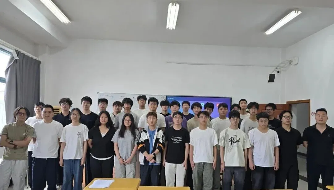 真题真做炼真功——阳明学院工业机器人技术专业现场工程师班期末答辩亮出“硬核”成绩单-第6张图片-四季读书网 真题真做炼真功——阳明学院工业机器人技术专业现场工程师班期末答辩亮出“硬核”成绩单-第6张图片-四季读书网