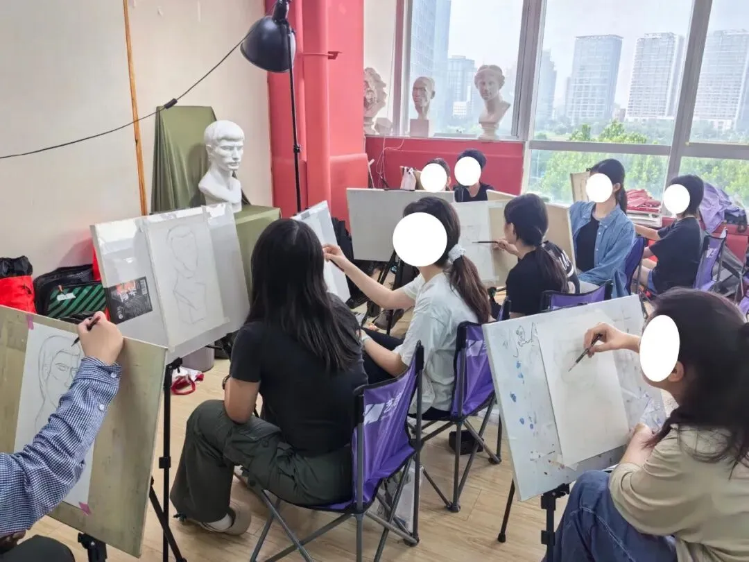 艺启美术· 2026美术中考模考纪实,以考促练!-第2张图片-四季读书网 艺启美术· 2026美术中考模考纪实,以考促练!-第2张图片-四季读书网