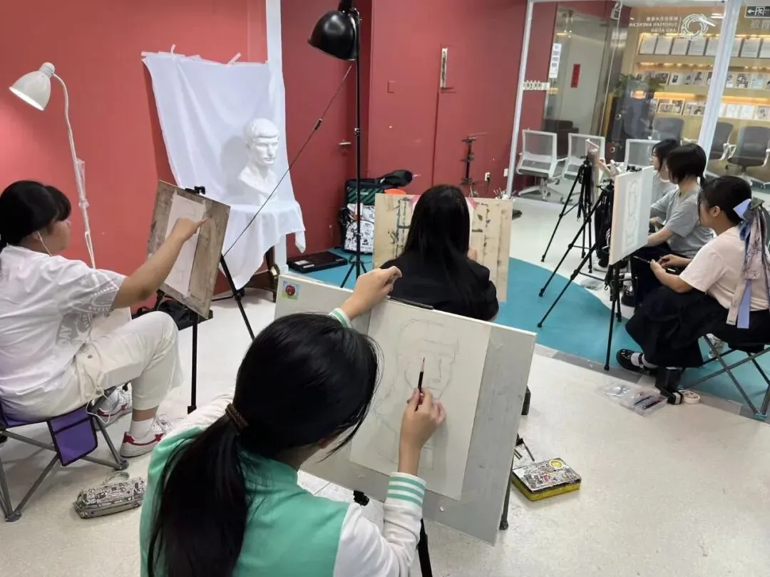 艺启美术· 2026美术中考模考纪实,以考促练!-第3张图片-四季读书网 艺启美术· 2026美术中考模考纪实,以考促练!-第3张图片-四季读书网