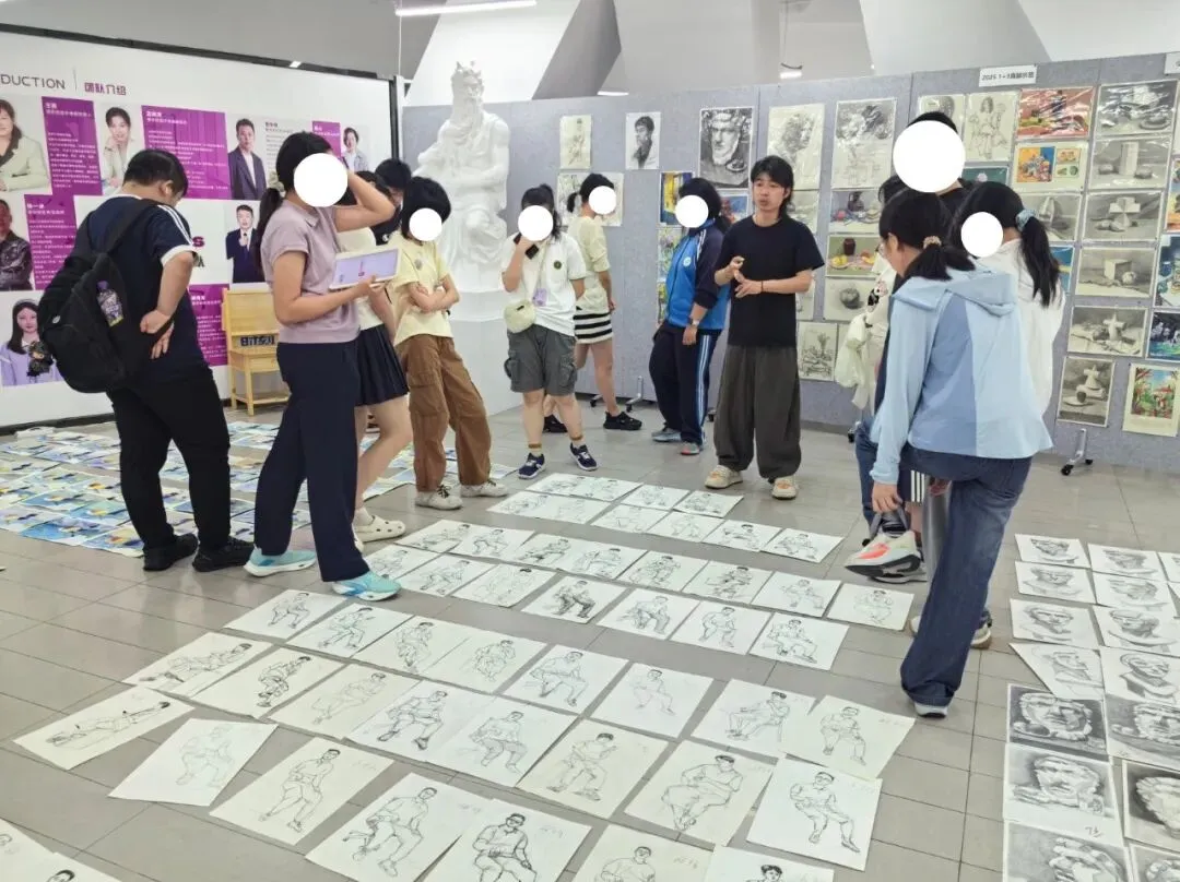 艺启美术· 2026美术中考模考纪实,以考促练!-第18张图片-四季读书网 艺启美术· 2026美术中考模考纪实,以考促练!-第18张图片-四季读书网