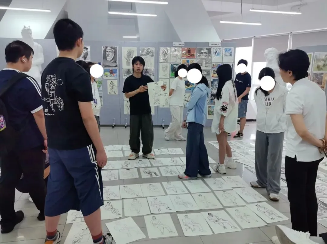 艺启美术· 2026美术中考模考纪实,以考促练!-第19张图片-四季读书网 艺启美术· 2026美术中考模考纪实,以考促练!-第19张图片-四季读书网