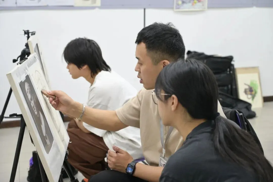 艺启美术· 2026美术中考模考纪实,以考促练!-第26张图片-四季读书网 艺启美术· 2026美术中考模考纪实,以考促练!-第26张图片-四季读书网