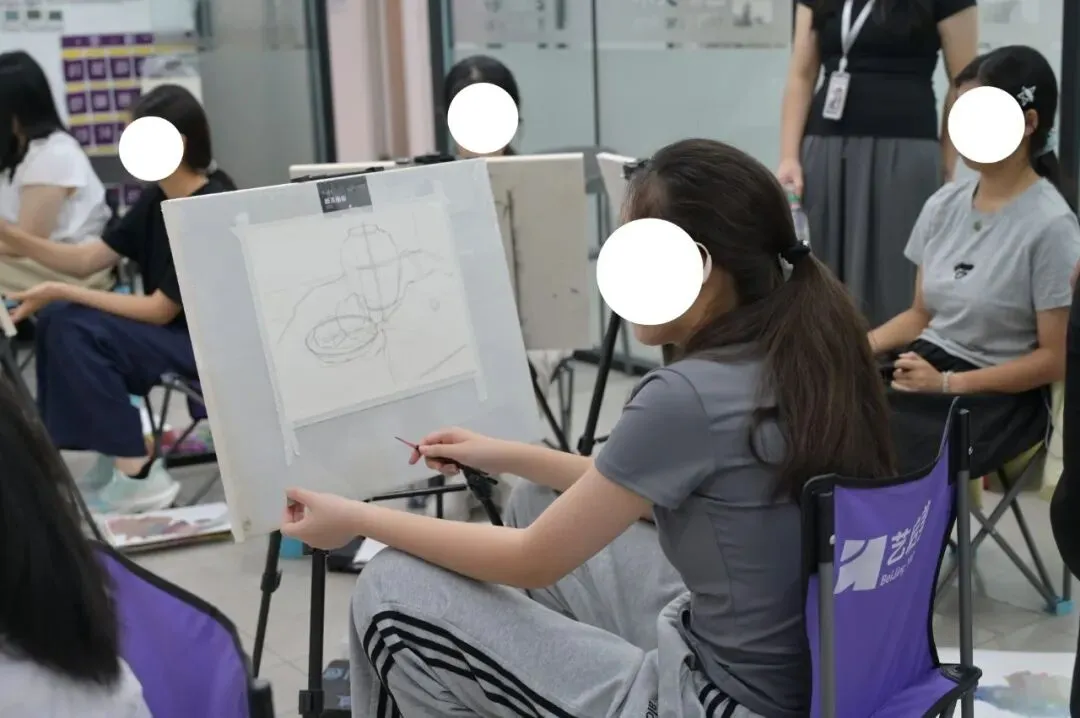 艺启美术· 2026美术中考模考纪实,以考促练!-第31张图片-四季读书网 艺启美术· 2026美术中考模考纪实,以考促练!-第31张图片-四季读书网