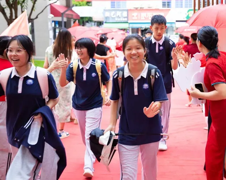 转载|中考首日!香洲少年,上场!-第11张图片-四季读书网 转载|中考首日!香洲少年,上场!-第11张图片-四季读书网