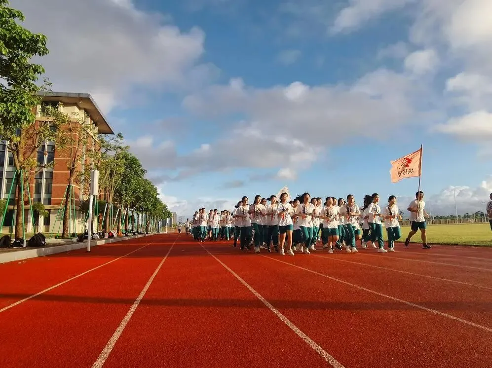 中考志愿填报进入倒计时!速来围观这所宝藏学校!①|这么近,那么美,宝藏学校在东咀-第26张图片-四季读书网