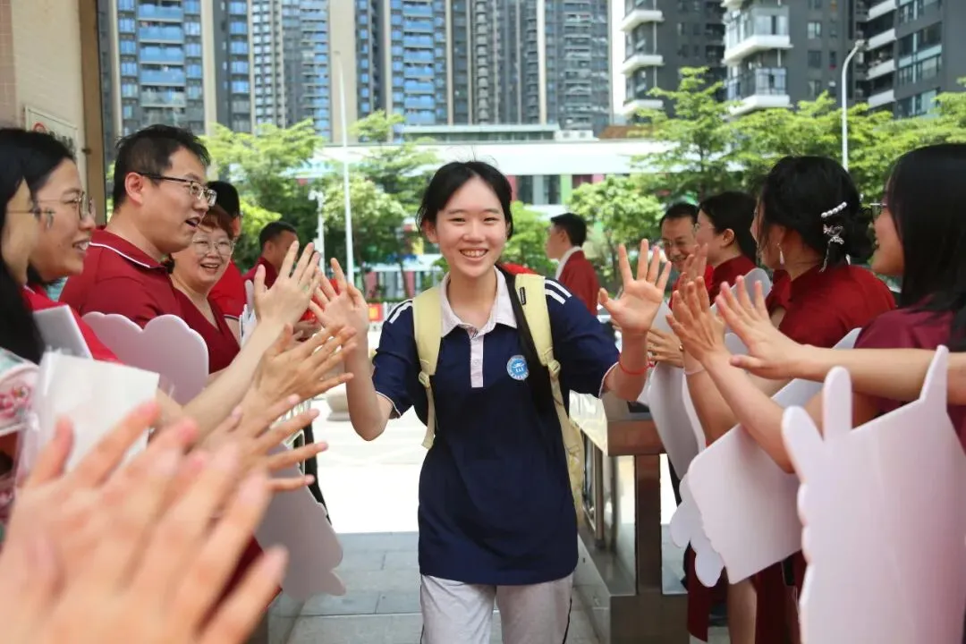 转载|中考首日!香洲少年,上场!-第21张图片-四季读书网 转载|中考首日!香洲少年,上场!-第21张图片-四季读书网