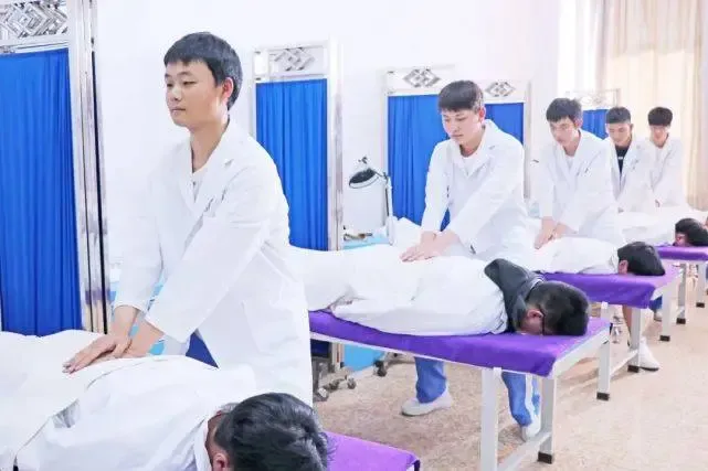 中考多少分才能报昆明市卫校 || 2026年昆明市卫生学校招生-第22张图片-四季读书网 中考多少分才能报昆明市卫校 || 2026年昆明市卫生学校招生-第22张图片-四季读书网