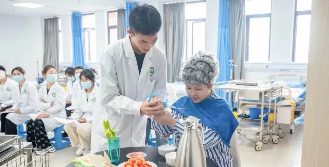 中考多少分才能报昆明市卫校 || 2026年昆明市卫生学校招生-第42张图片-四季读书网 中考多少分才能报昆明市卫校 || 2026年昆明市卫生学校招生-第42张图片-四季读书网