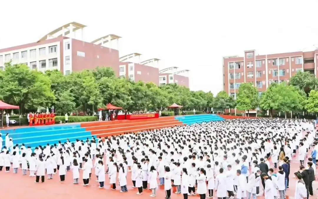 中考多少分才能报昆明市卫校 || 2026年昆明市卫生学校招生-第88张图片-四季读书网 中考多少分才能报昆明市卫校 || 2026年昆明市卫生学校招生-第88张图片-四季读书网