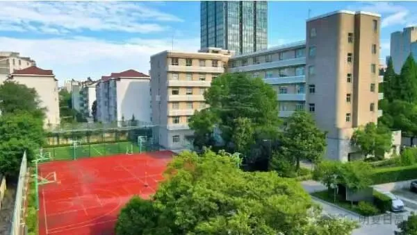上海国际高中2026秋招补录开启,凭中考分数→免笔试直录+高额奖学金!-第12张图片-四季读书网 上海国际高中2026秋招补录开启,凭中考分数→免笔试直录+高额奖学金!-第12张图片-四季读书网
