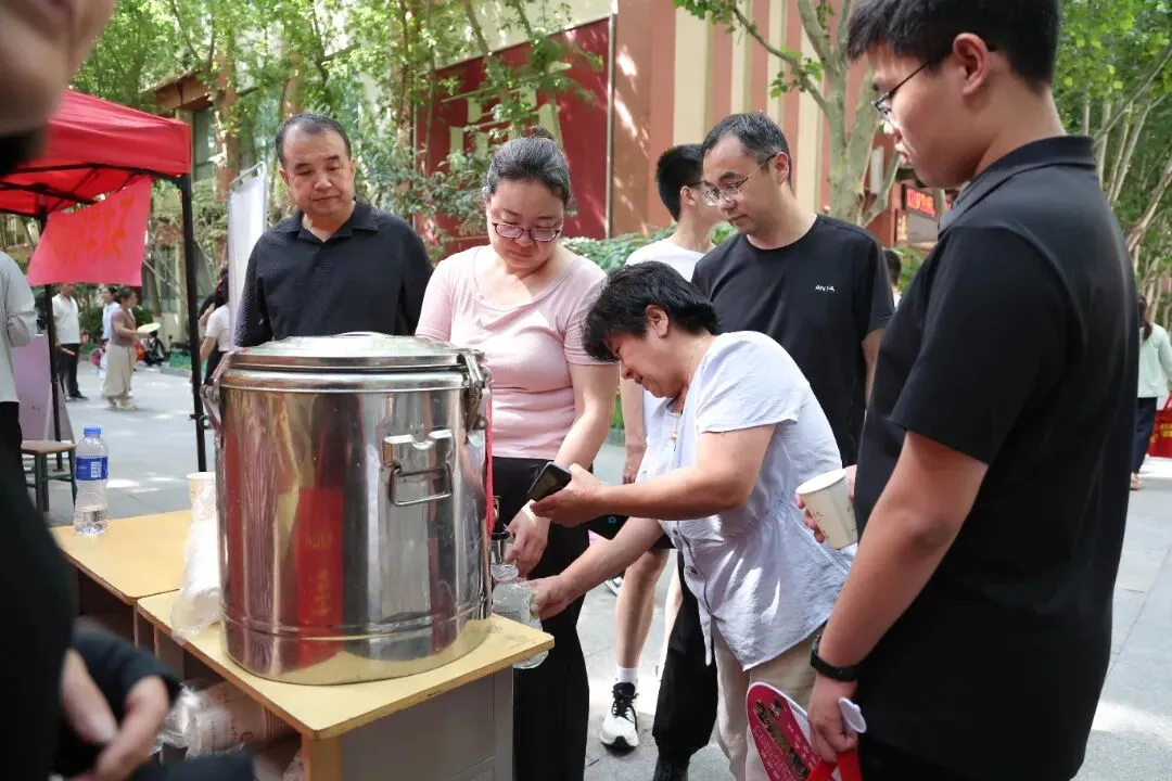 万余人参会!引爆全城!中考志愿填报咨询会圆满举行!-第44张图片-四季读书网
