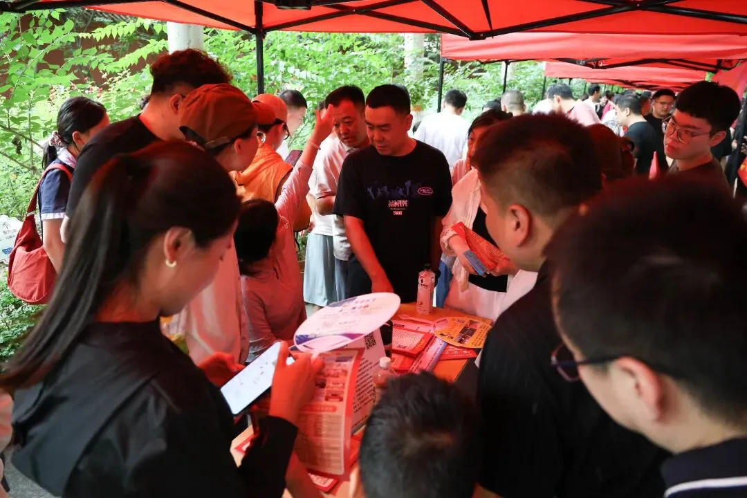 万余人参会!引爆全城!中考志愿填报咨询会圆满举行!-第86张图片-四季读书网