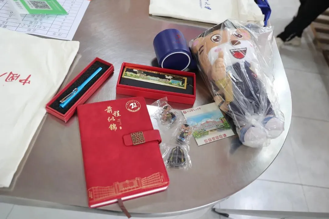 万余人参会!引爆全城!中考志愿填报咨询会圆满举行!-第94张图片-四季读书网