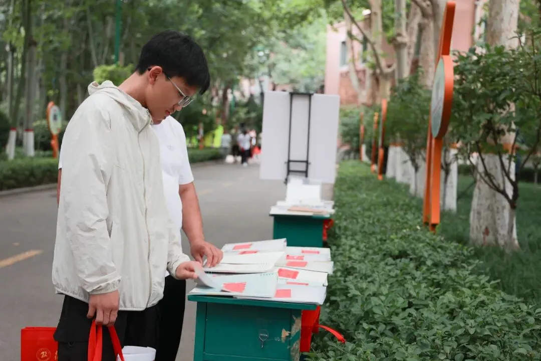 万余人参会!引爆全城!中考志愿填报咨询会圆满举行!-第123张图片-四季读书网