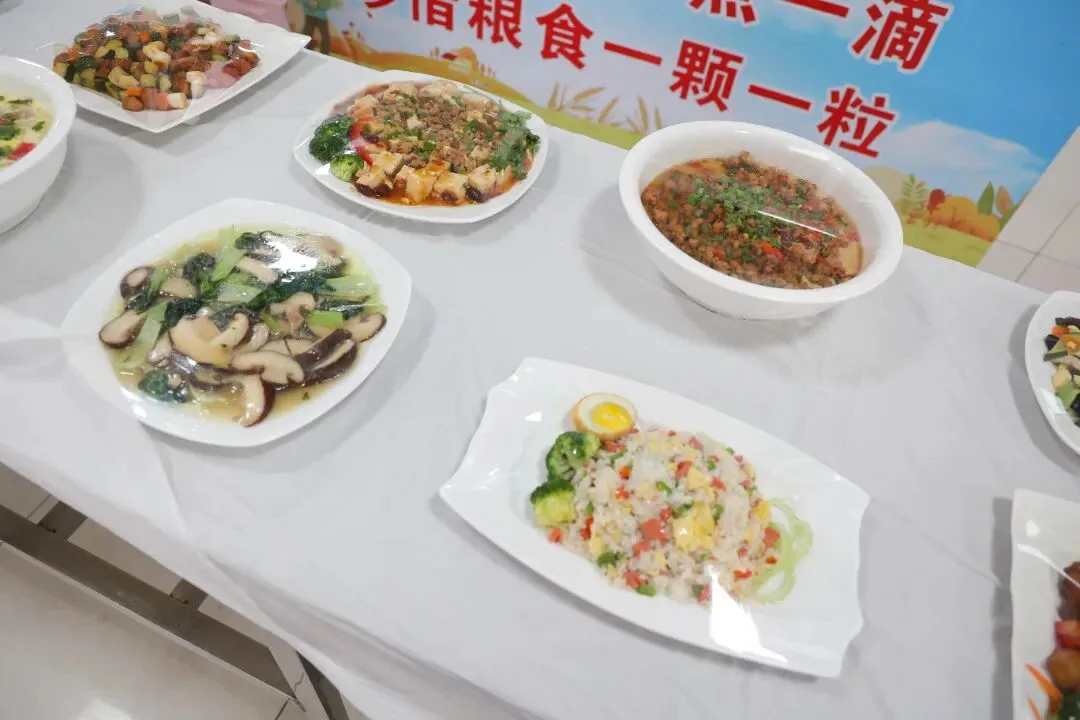 万余人参会!引爆全城!中考志愿填报咨询会圆满举行!-第131张图片-四季读书网
