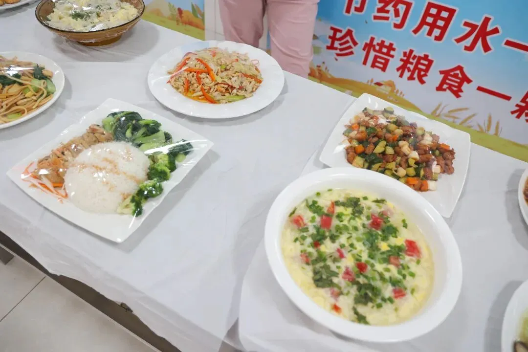 万余人参会!引爆全城!中考志愿填报咨询会圆满举行!-第132张图片-四季读书网