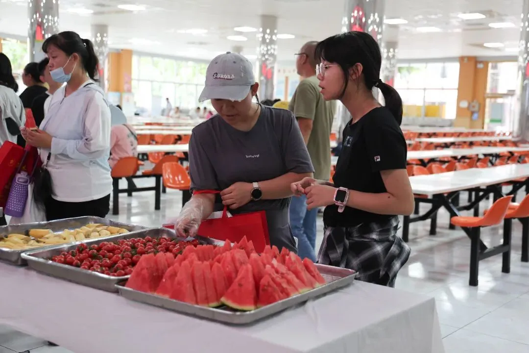 万余人参会!引爆全城!中考志愿填报咨询会圆满举行!-第146张图片-四季读书网