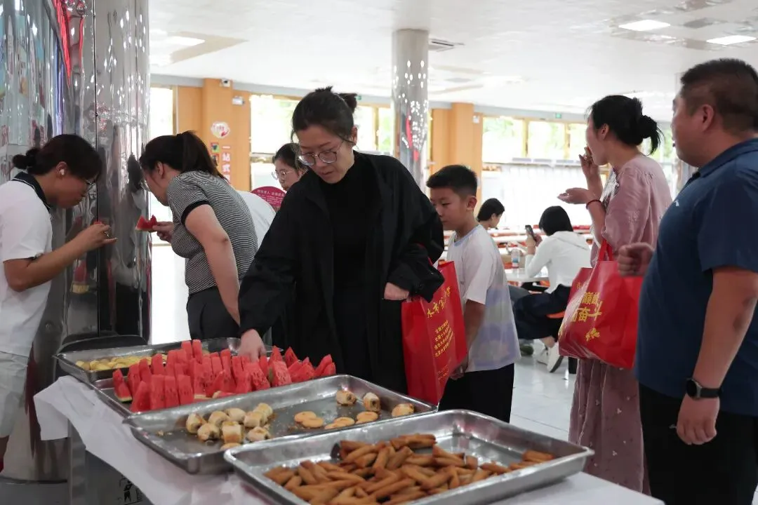 万余人参会!引爆全城!中考志愿填报咨询会圆满举行!-第147张图片-四季读书网
