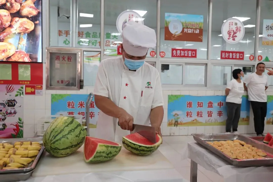万余人参会!引爆全城!中考志愿填报咨询会圆满举行!-第148张图片-四季读书网