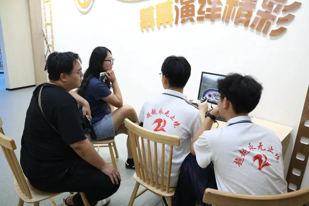 万余人参会!引爆全城!中考志愿填报咨询会圆满举行!-第158张图片-四季读书网