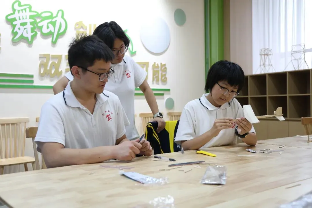 万余人参会!引爆全城!中考志愿填报咨询会圆满举行!-第161张图片-四季读书网