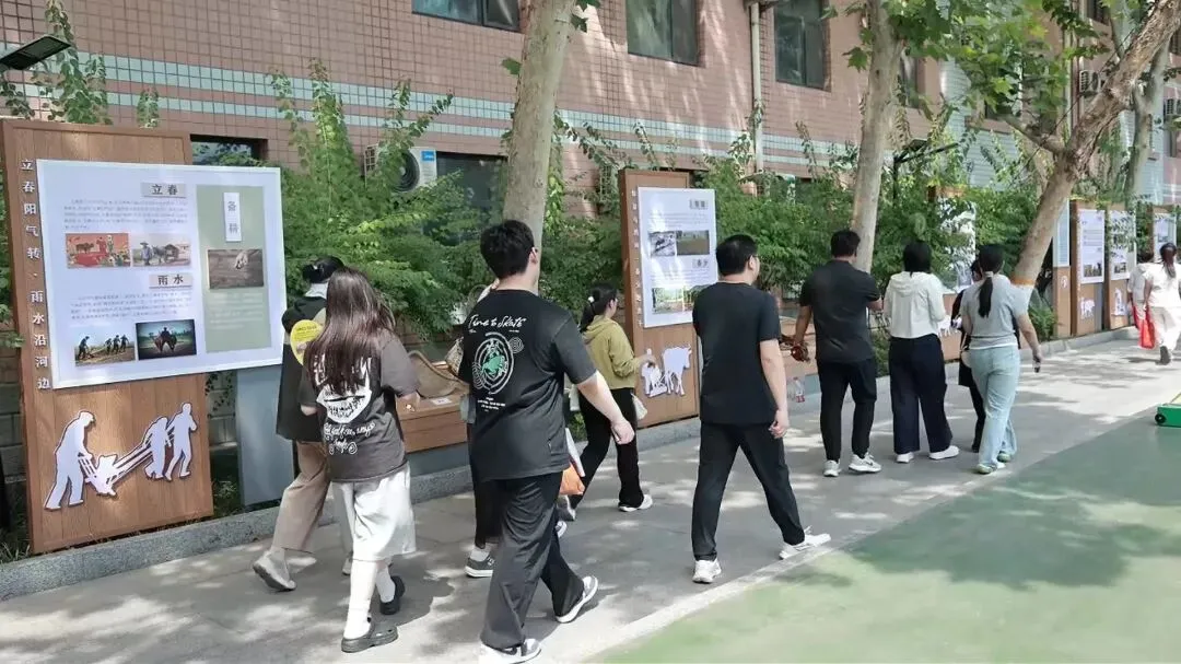 万余人参会!引爆全城!中考志愿填报咨询会圆满举行!-第164张图片-四季读书网