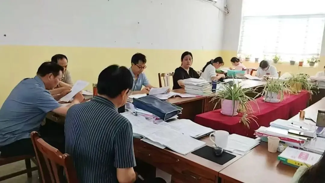 细研中考真题,深耕教学前路——南阳市三中开展中考真题专题教研活动-第18张图片-四季读书网 细研中考真题,深耕教学前路——南阳市三中开展中考真题专题教研活动-第18张图片-四季读书网