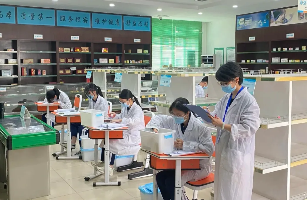 中考失利不用慌!2026 中职十大黄金专业盘点,选对专业,孩子赢在职业起跑线-第7张图片-四季读书网 中考失利不用慌!2026 中职十大黄金专业盘点,选对专业,孩子赢在职业起跑线-第7张图片-四季读书网