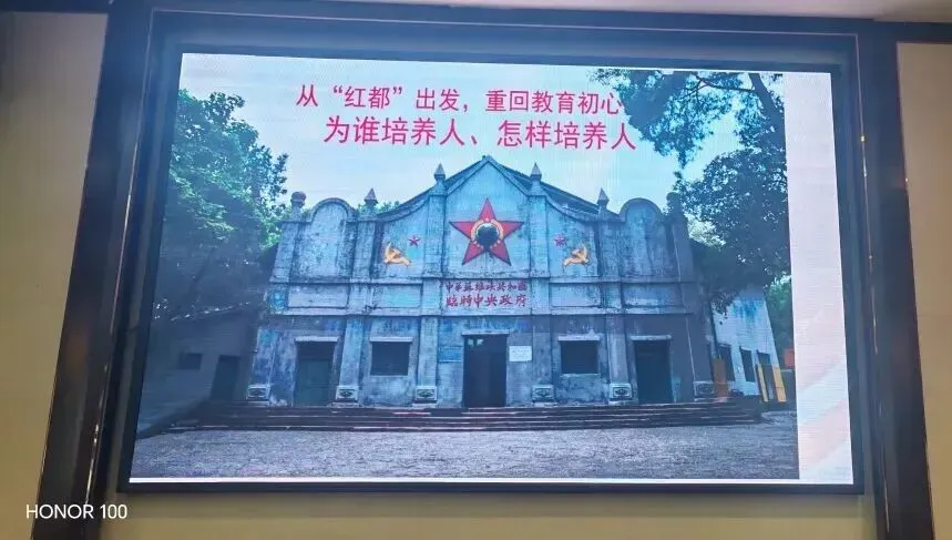 从“管住”到“激活”——新中考背景下班级管理与育人模式转型-第3张图片-四季读书网 从“管住”到“激活”——新中考背景下班级管理与育人模式转型-第3张图片-四季读书网