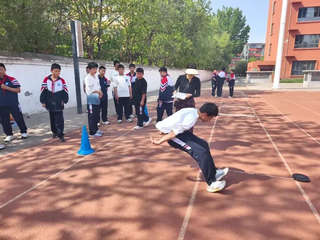 【第 223 期】【体育中考立定跳远点对点⑤】|立定跳远满分:发力节奏与动作节奏全解-第3张图片-四季读书网