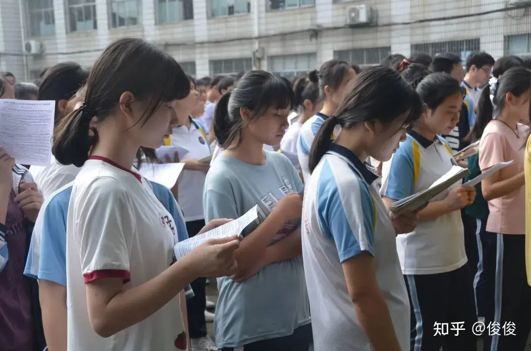 中考出分后,选五年制大专还是三年制中专?-第2张图片-四季读书网