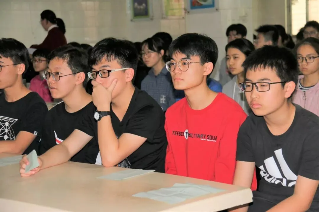 奋斗的青春最美丽——我校隆重举行中考动员大会-第34张图片-四季读书网 奋斗的青春最美丽——我校隆重举行中考动员大会-第34张图片-四季读书网