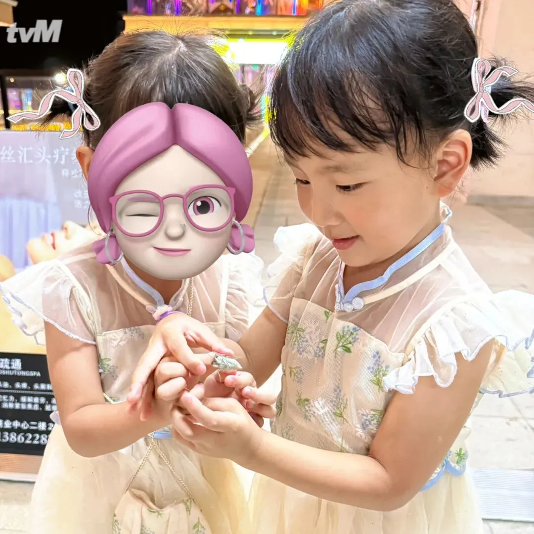 女儿迎来六岁生日,好朋友故意送她两套试卷,已经做好心理打算,结果看到正真的礼物,一下子便喜笑颜开.-第2张图片-四季读书网 女儿迎来六岁生日,好朋友故意送她两套试卷,已经做好心理打算,结果看到正真的礼物,一下子便喜笑颜开.-第2张图片-四季读书网