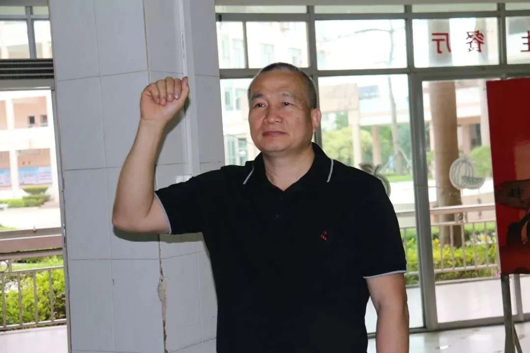 奋斗的青春最美丽——我校隆重举行中考动员大会-第50张图片-四季读书网 奋斗的青春最美丽——我校隆重举行中考动员大会-第50张图片-四季读书网
