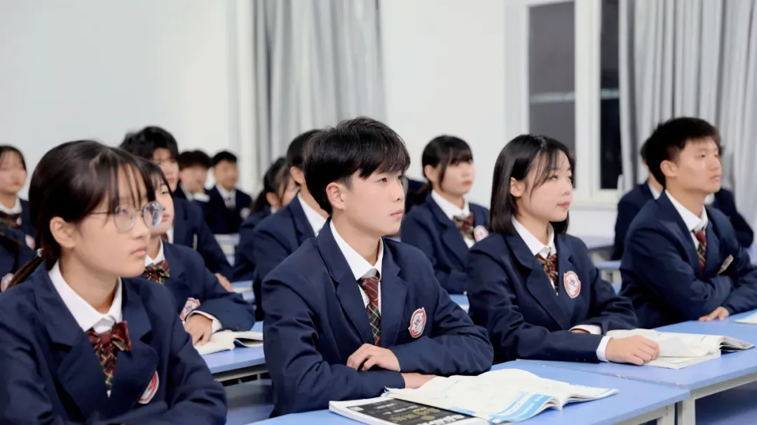 中考成绩不理想?选择私立高中还是职高更合适?正在为择校焦虑的学生及家长快来了解!-第9张图片-四季读书网