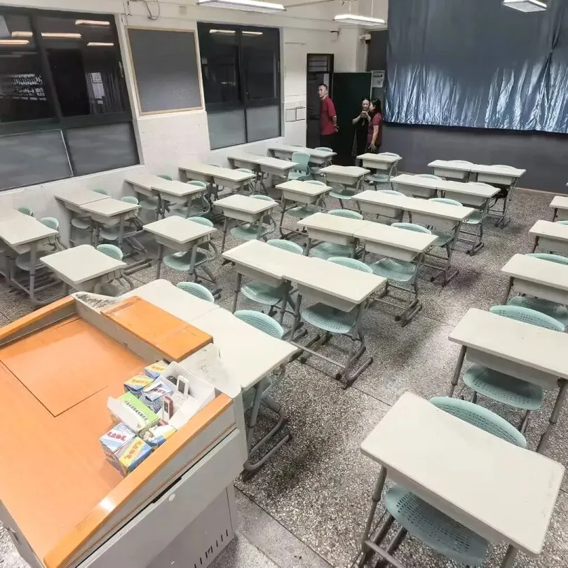 劳动砺心智,洁净助中考——我校期末“搬家式”大扫除活动践行“做美好生活合伙人”理念-第51张图片-四季读书网 劳动砺心智,洁净助中考——我校期末“搬家式”大扫除活动践行“做美好生活合伙人”理念-第51张图片-四季读书网