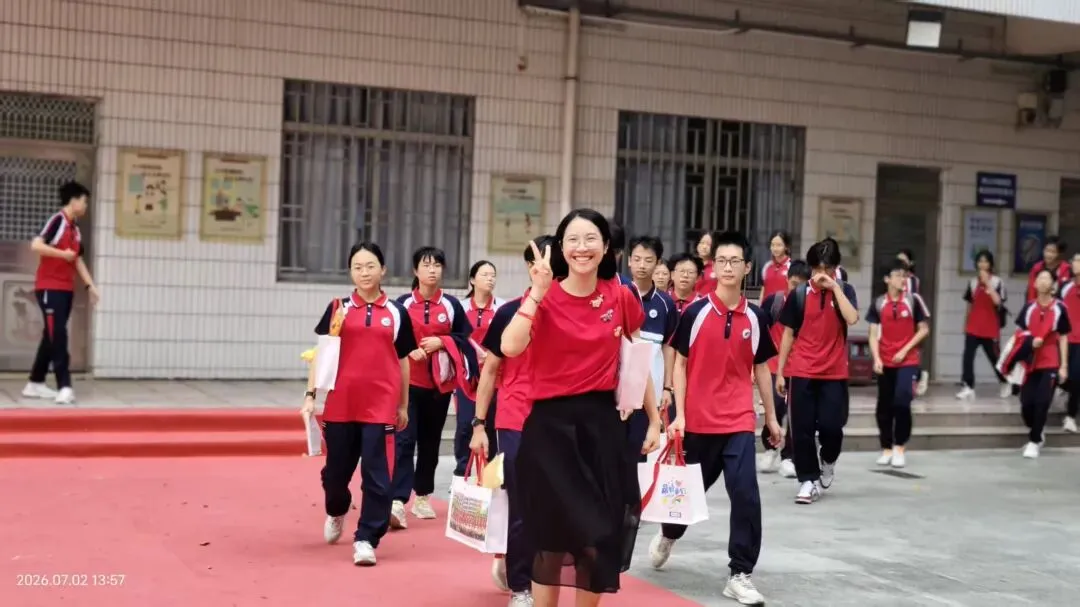 中考收官撒花!六中少年落笔生辉,奔赴滚烫新程!——2026届佛山六中圆满落幕-第16张图片-四季读书网