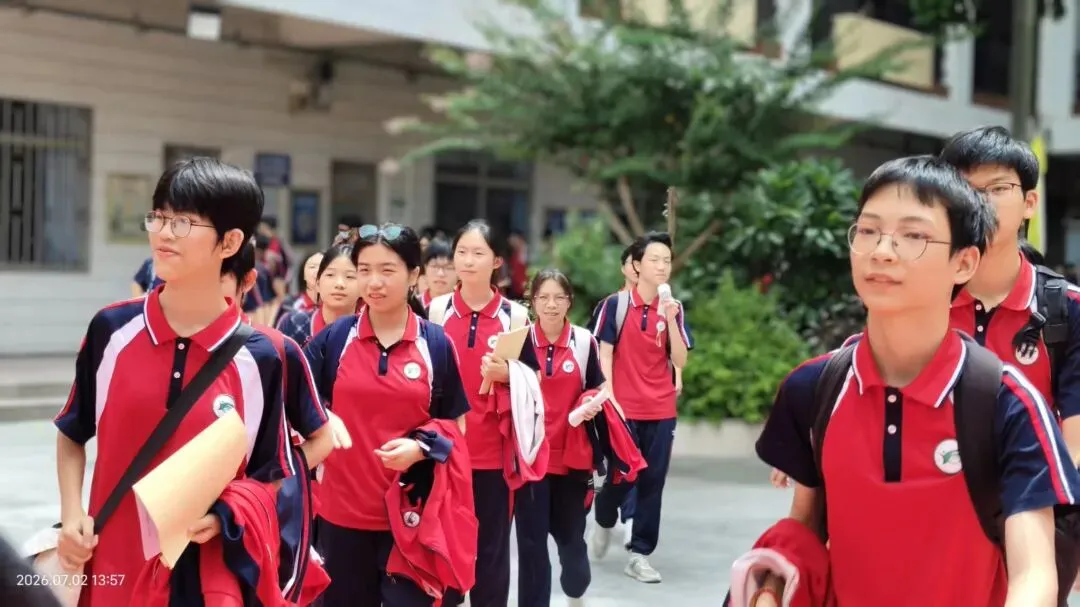 中考收官撒花!六中少年落笔生辉,奔赴滚烫新程!——2026届佛山六中圆满落幕-第18张图片-四季读书网